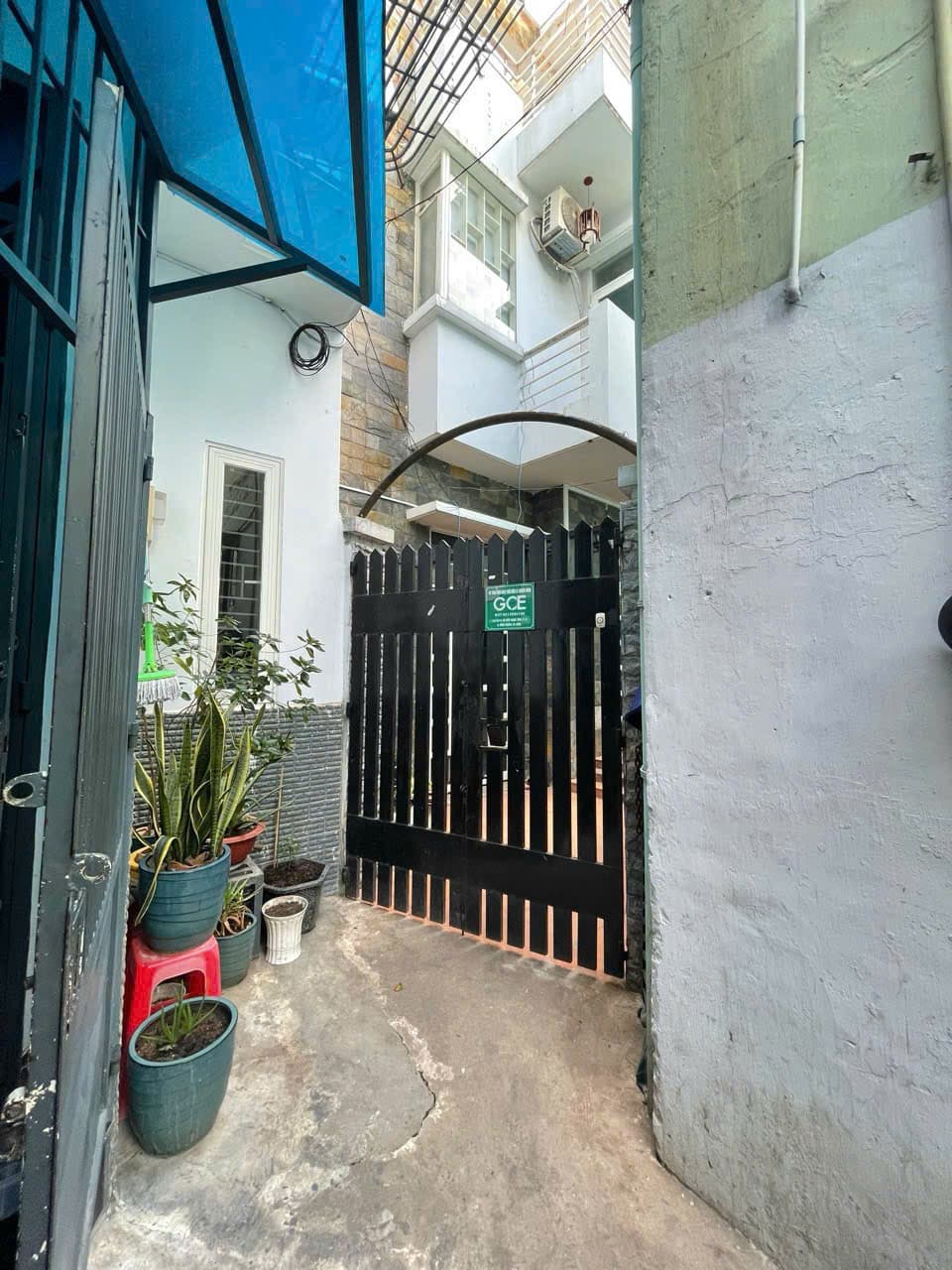 Bán nhà phố ven sông Phú Mỹ Hưng, Quận 7